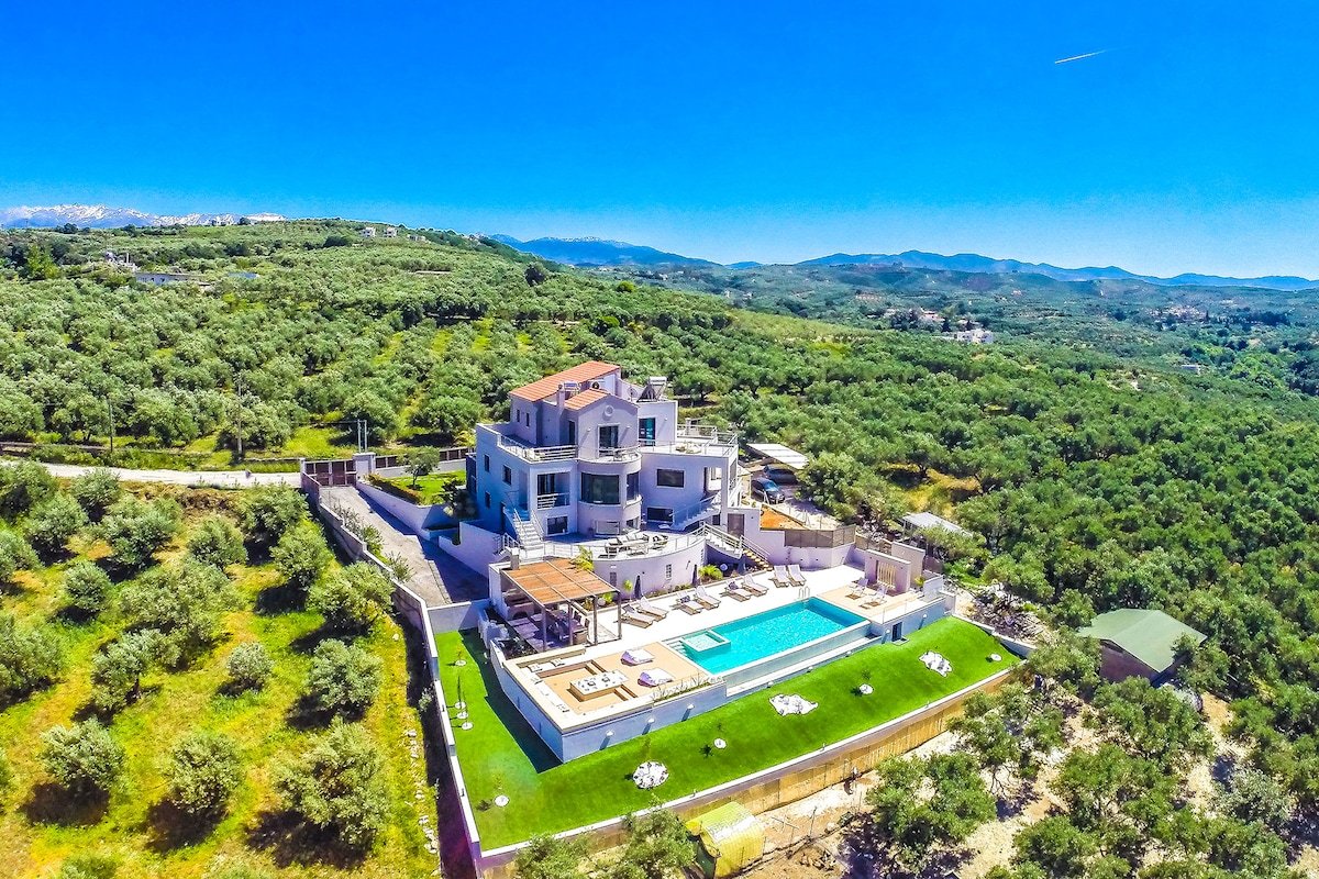 5′ to Beach / Private Heated Pool / Seaview / Gym gallery image 5