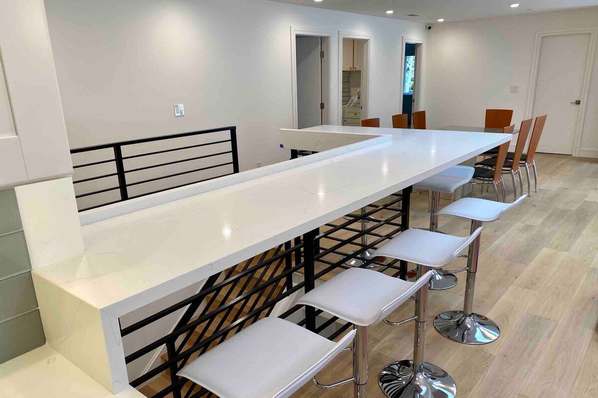 6BR Spacious Comfy Modern Quiet Retreat, Walk Dtwn gallery image 4