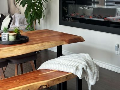 *LUXE* 3BR Stay | Designer Touches + Private Patio