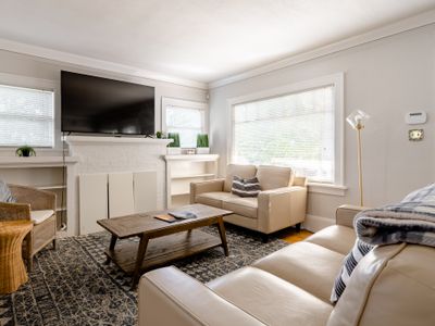 Alberta Arts Gem – 2BR – 2BA – Prime Location