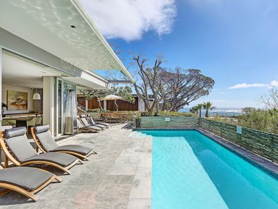 Blinkwater Villa – Camps Bay luxury next to beach