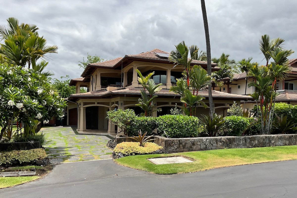 Amazing Oceanfront Estate close to Magic Beach gallery image 2