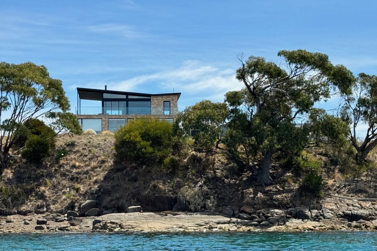 Waterfront ‘Tupelo’ with Sauna on Primrose Point