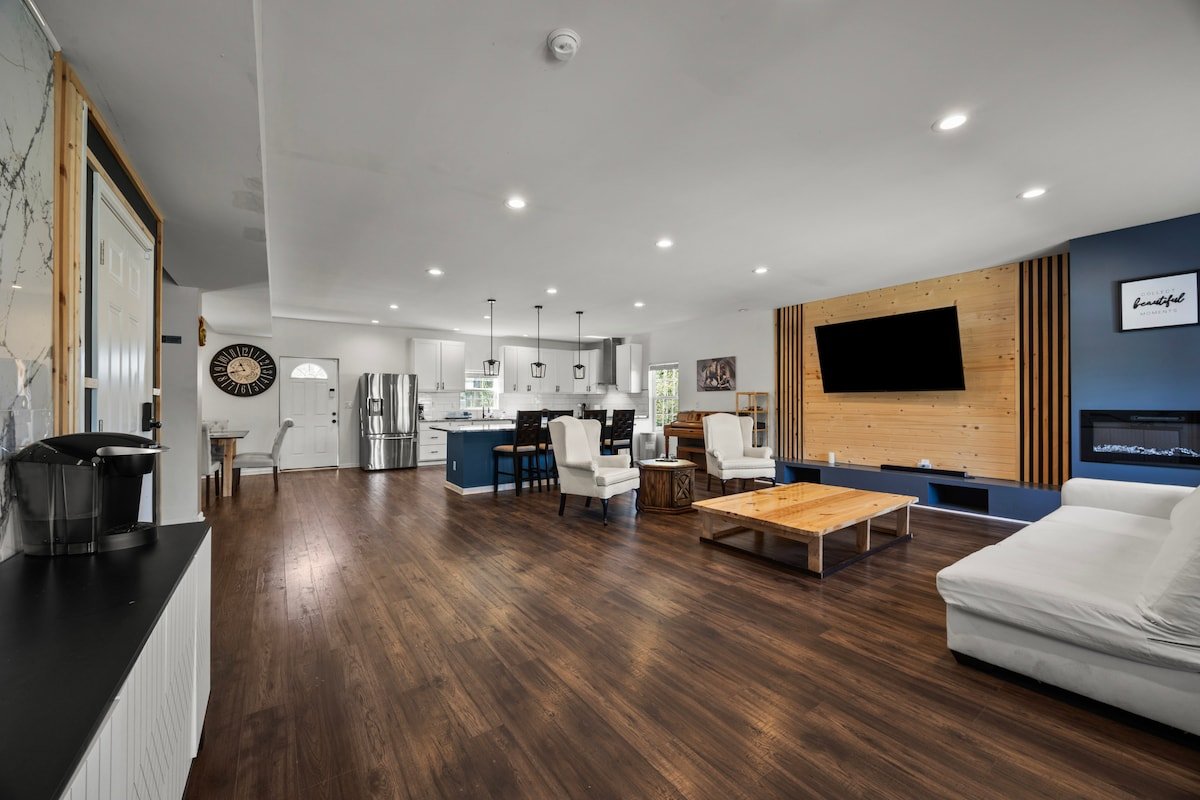 Top-Notch Columbus Retreat w/on Demand Chef/Driver gallery image 3