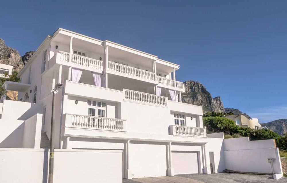 Photo 2 of Camps Bay Views accommodation in Camps Bay, Cape Town with 4 bedrooms and 4 bathrooms