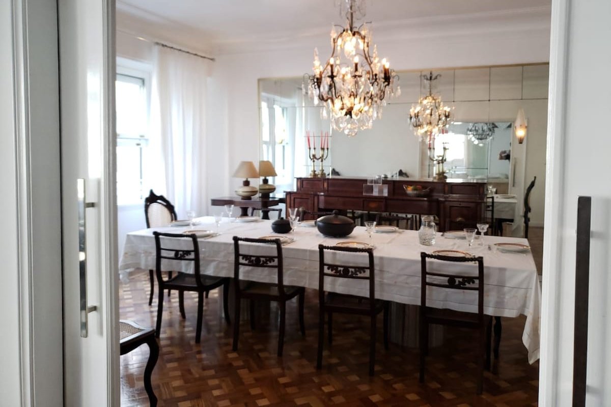 COPACABANA – 5 Quartos a 2 quadras da praia gallery image 3