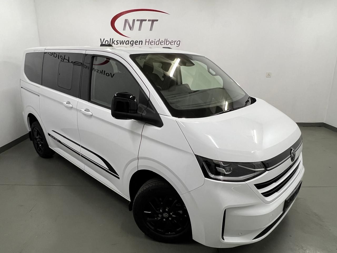 VOLKSWAGEN TRANSPORTER KOMBI 2.0TDi EDITION A T for Sale in South Africa