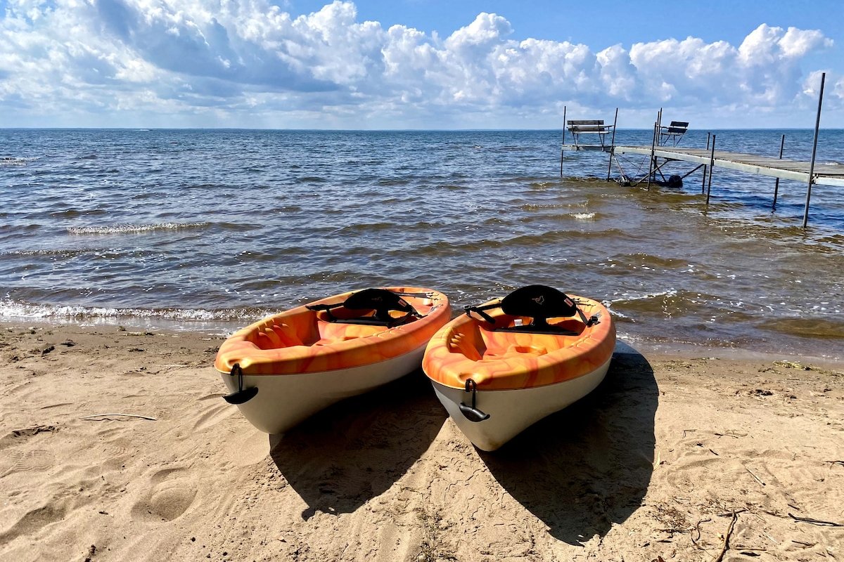 2 Cabins | Beachfront | Dock | Sleep 17 | Reunions gallery image 3