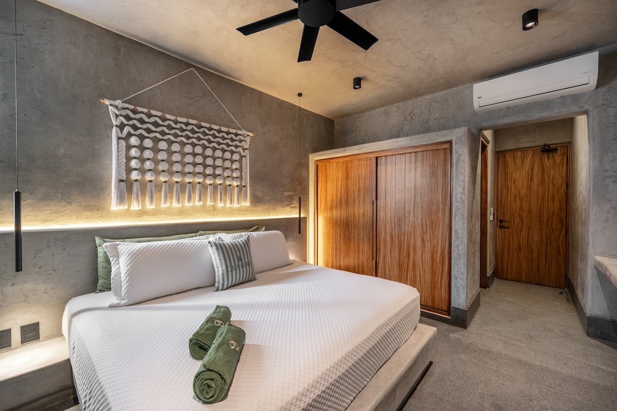 Jungle Mansion | Rooftop pool – Event space gallery image 2