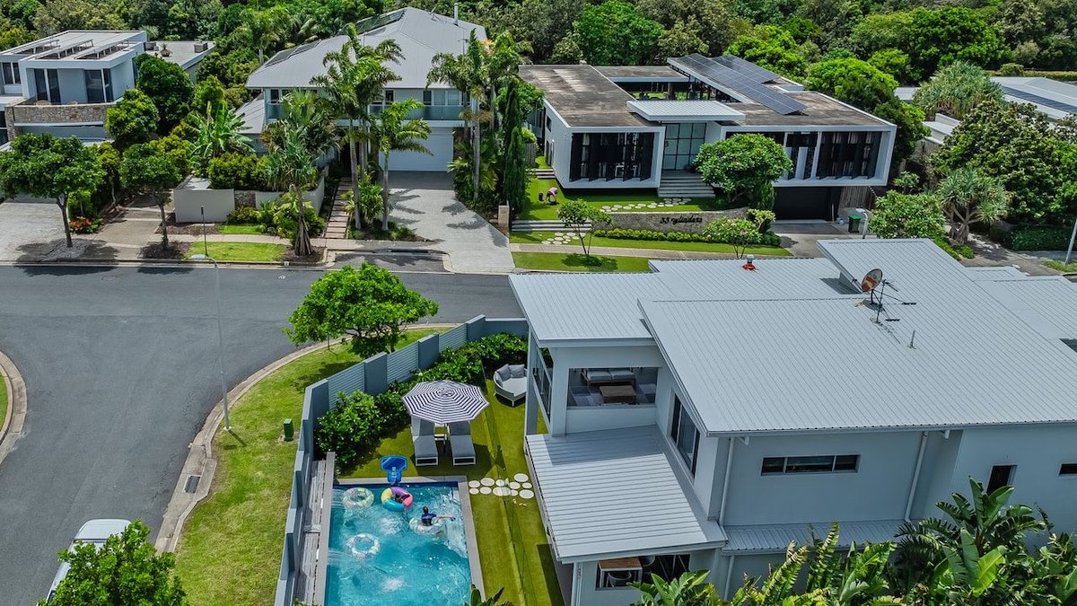 Sirius- Heated pool, 50m to Beach, basketball crt gallery image 5