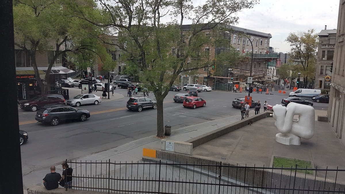 Downtown | Free parking, 99 walkscore! by mtlFlats gallery image 5