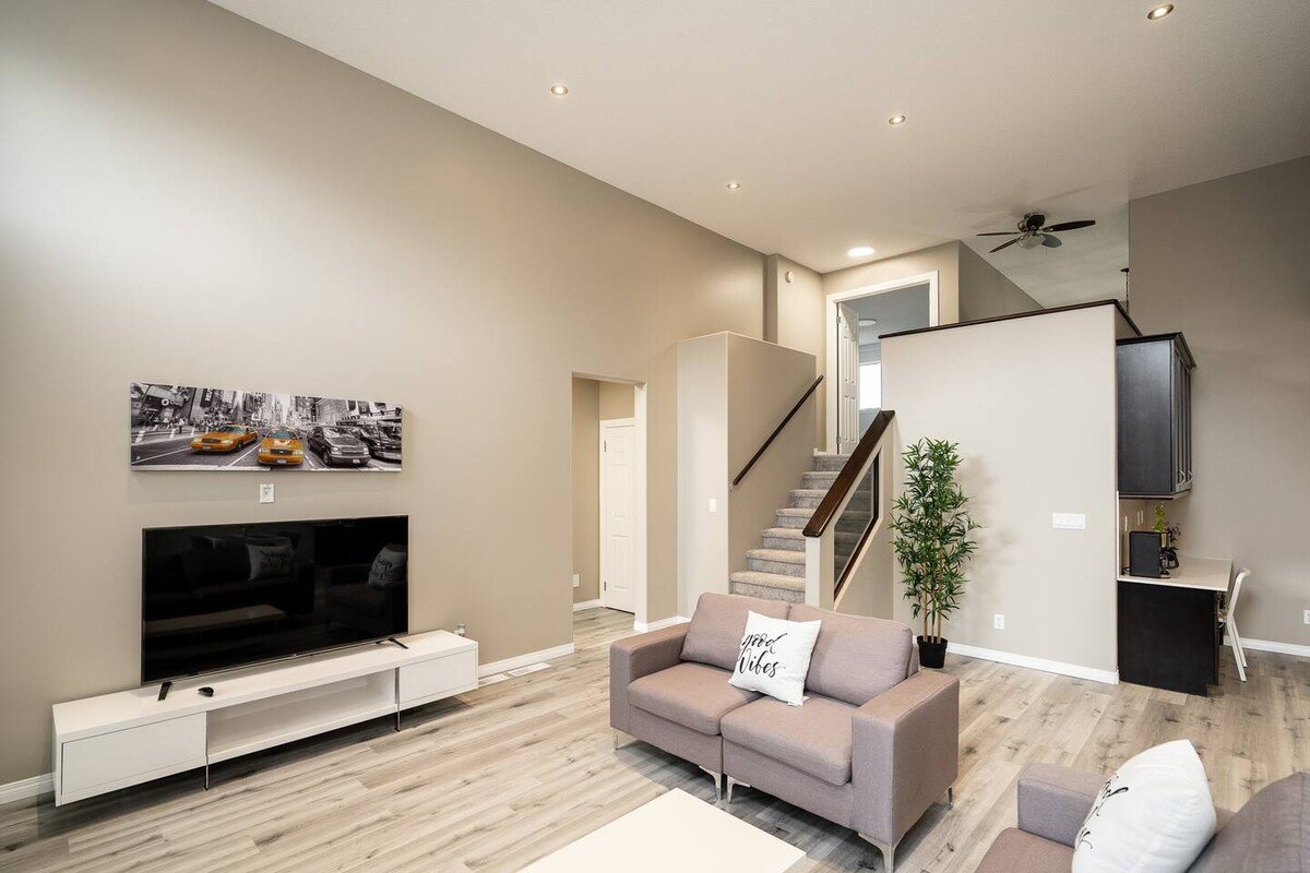 Sweet Home in Bridgewater /w Garage & Yard gallery image 4