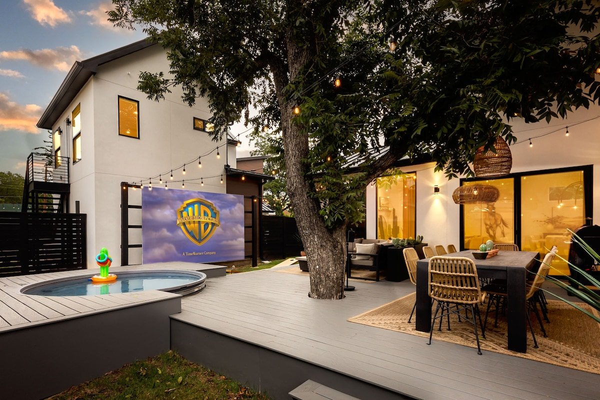 Sleeps 14—Pool + Movies + Games—Mins from Downtown gallery image 3