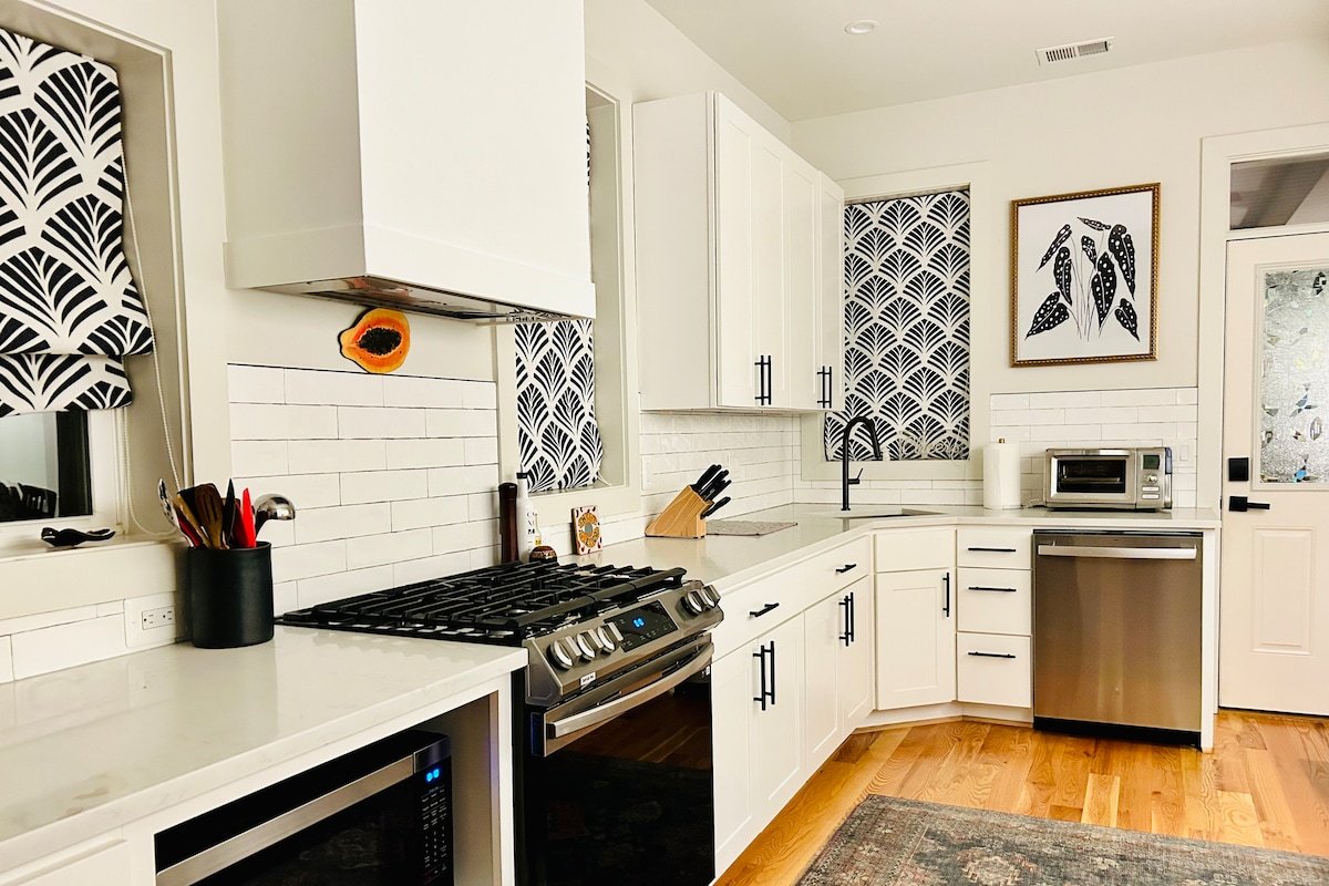 Excellent Capitol Hill home, explore DC, Park Free gallery image 4