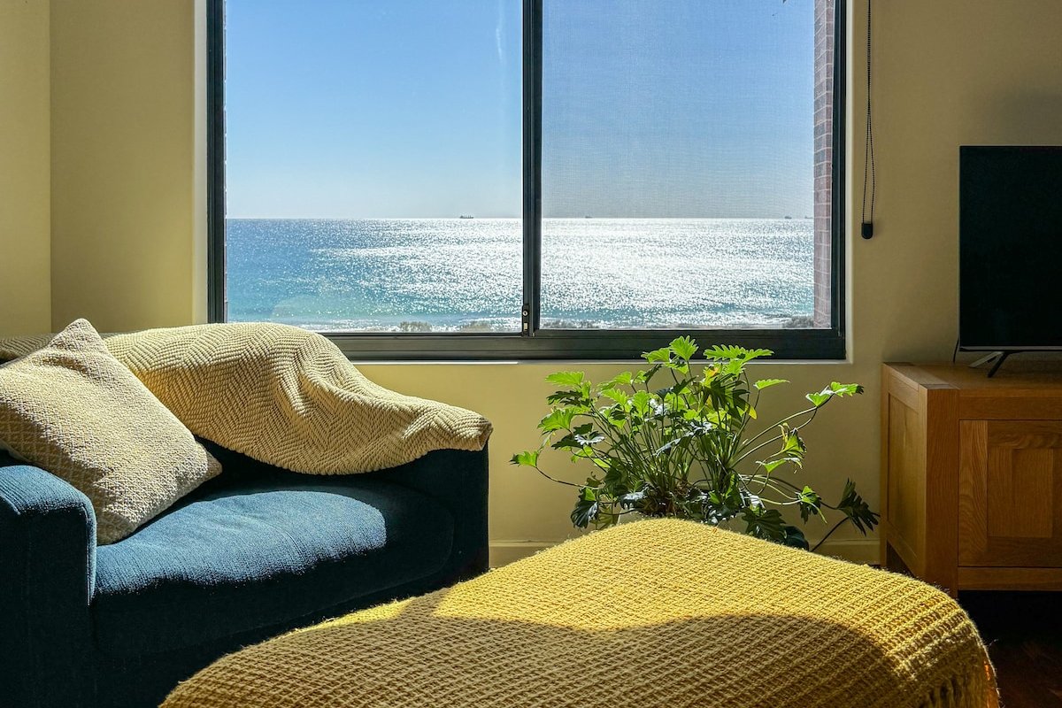 Bunbury Beach House gallery image 2