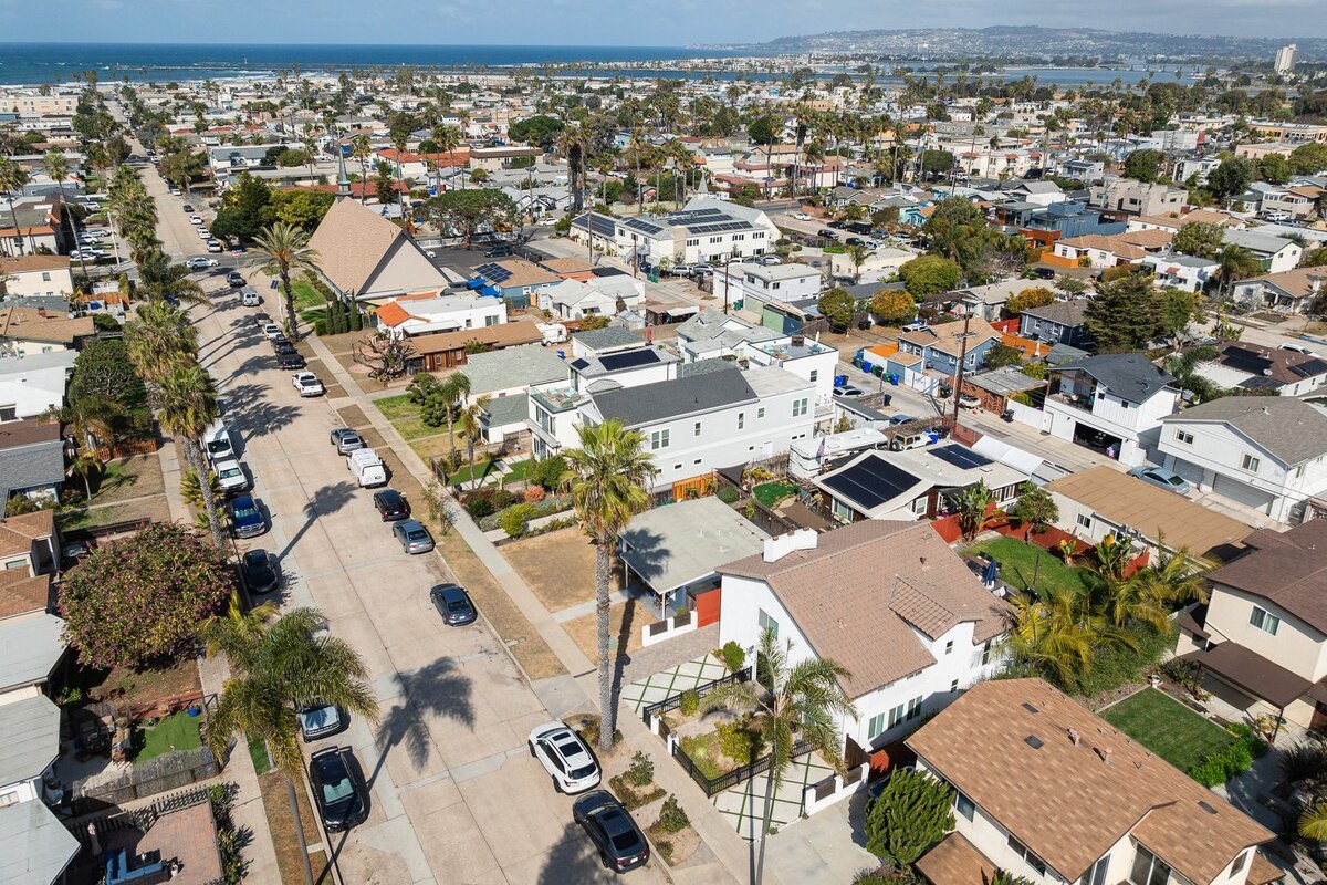 Lilas Ocean Beach Villa gallery image 4