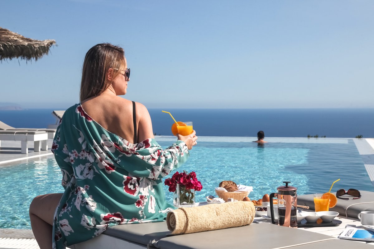 Eos Villa: Santorini villa with private pool