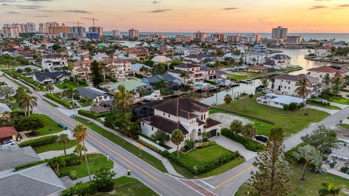 Spacious Luxury Waterfront Retreat with Pool & Spa gallery image 5