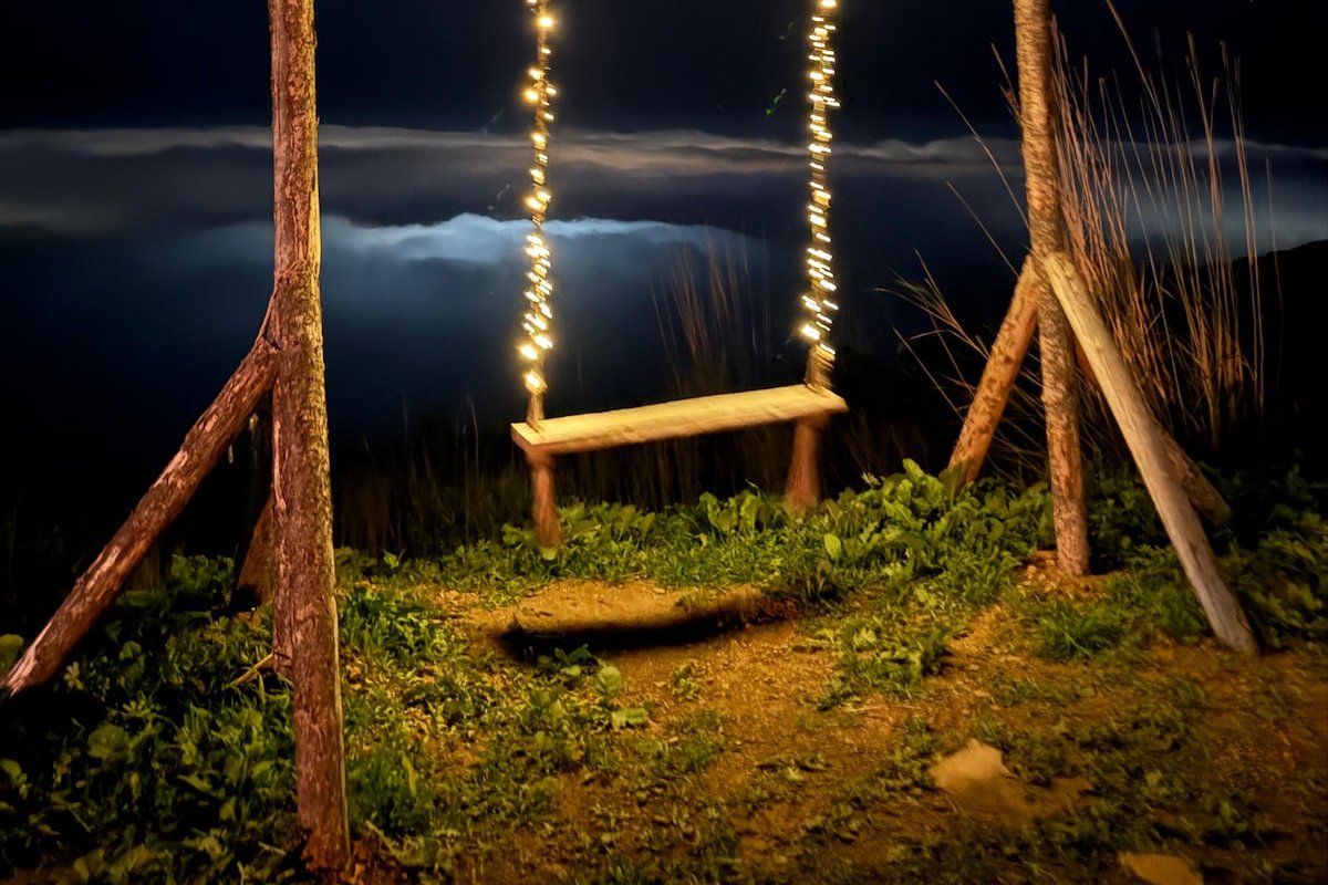 DREAM Airstream! Insane Ocean View! HOT TUB-Cinema gallery image 4