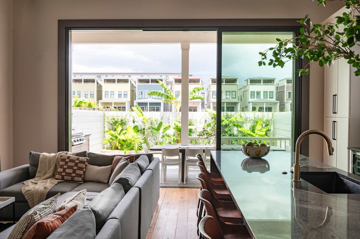 Luxe 7 bedroom | Heated Pool +Spa | Stay Heirloom gallery image 5