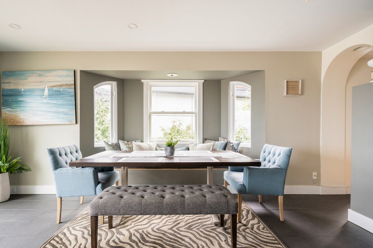 Steps to best sandy beach! Stunning oceanview home gallery image 5