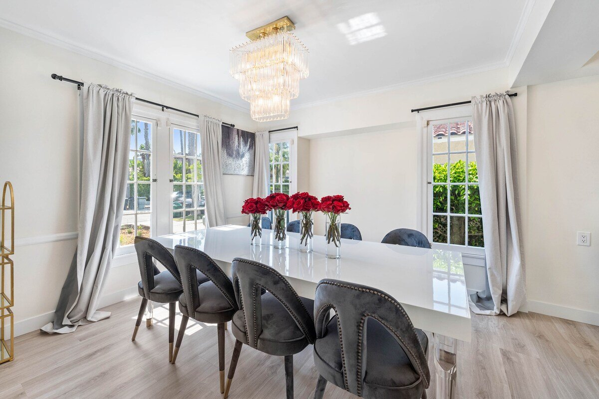 Perfect Entire Home /Heated Pool gallery image 3