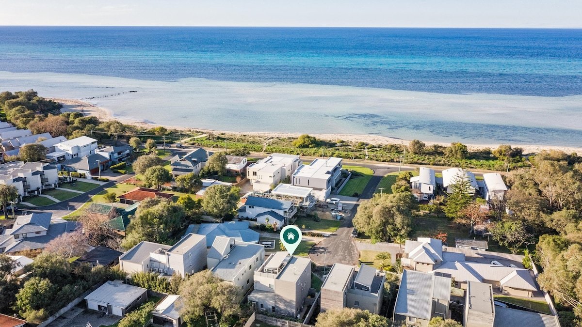 Shore House: Expansive Stunner by the Beach gallery image 5