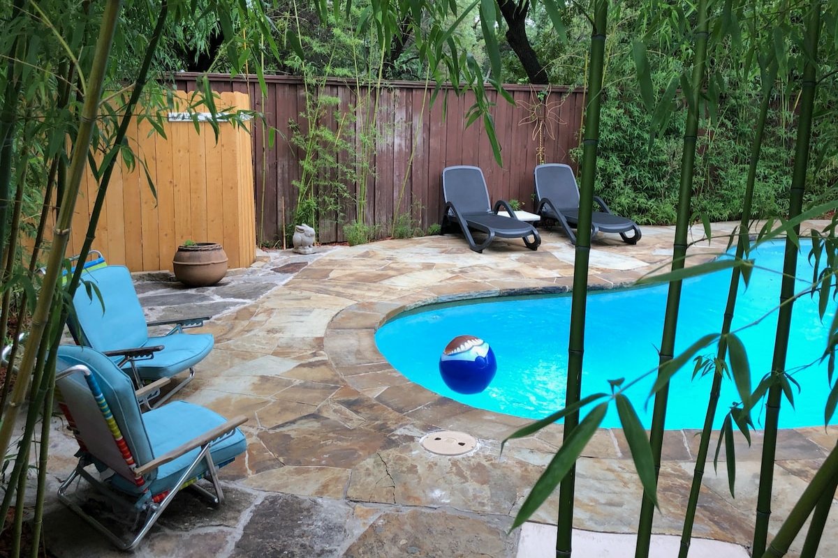 Two Houses within 1 Mile w/ 8 BR 5 BA 2 Pools/Spas gallery image 2