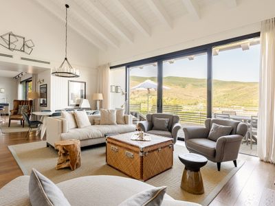 Luxury 6-Bedroom Modern Villa (6A)