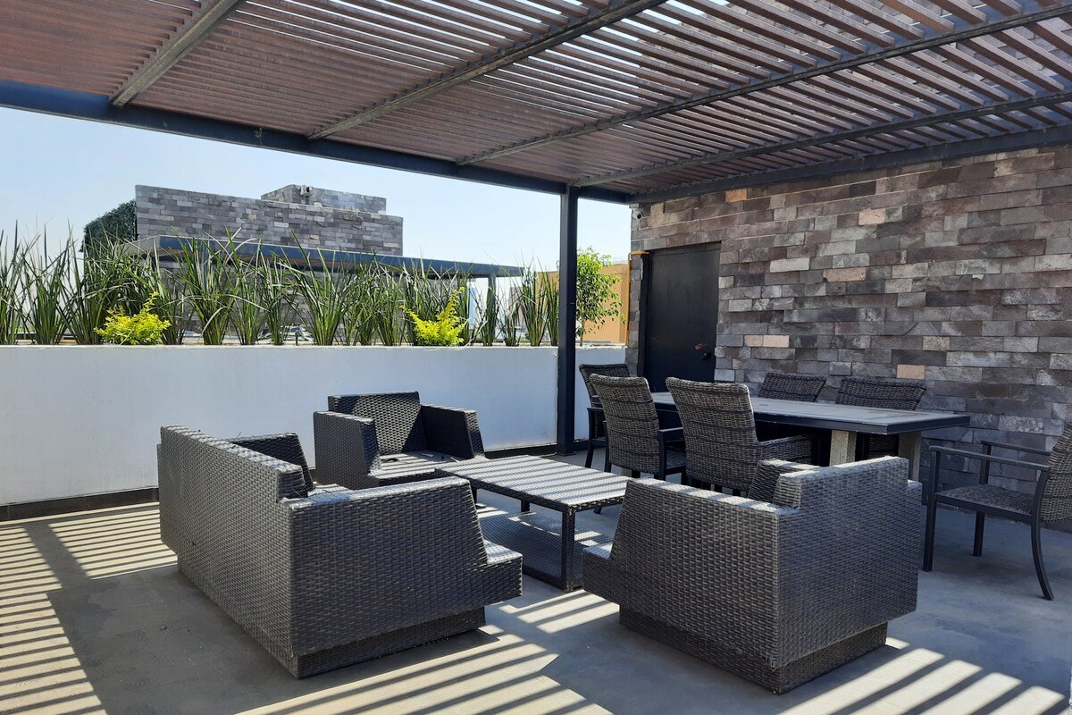 Chic with Loads of Sun & 3 Balconies Near Reforma gallery image 3