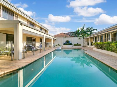 Sherwood Guesthouse – Pets, Pool, house