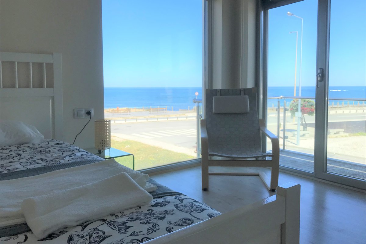Angeiras Beach House – Porto – Villa by the Sea