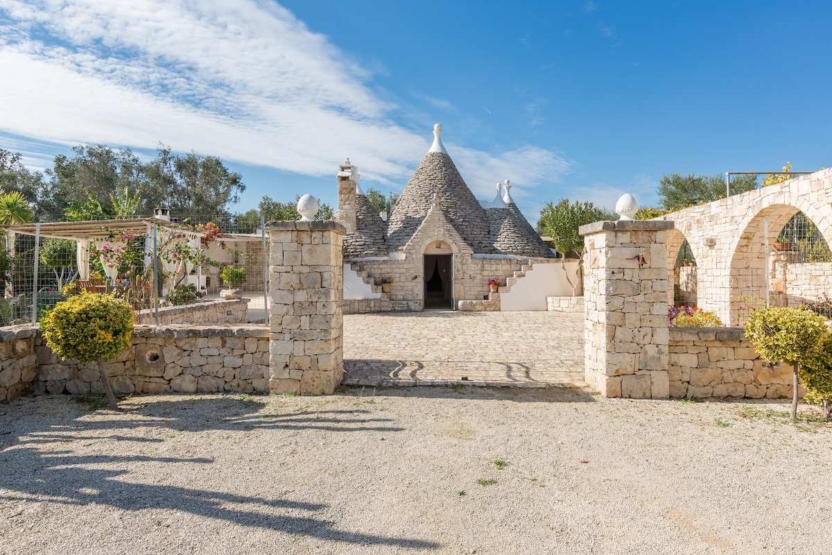 Trullo Suenn – private pool – plays for babies gallery image 3