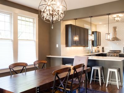 12 South Perfect for Big Groups Downtown Broadway