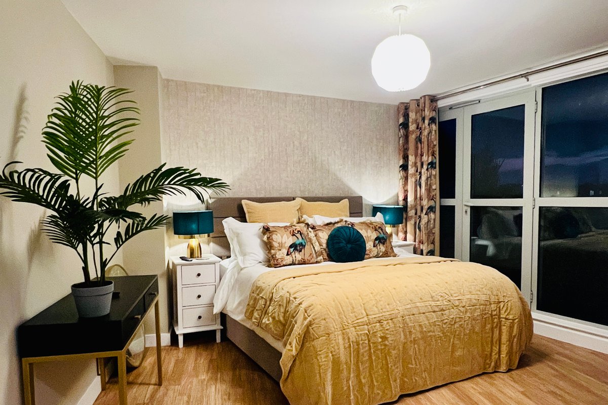 2 bed 2 bath apartment with secure parking