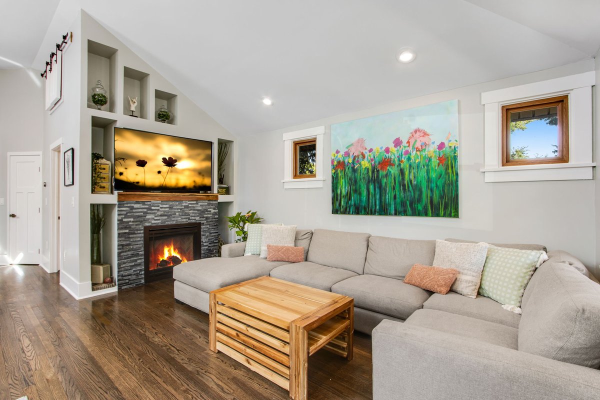 Hot Tub + Firepit | Cozy Denver Getaway | Walkable