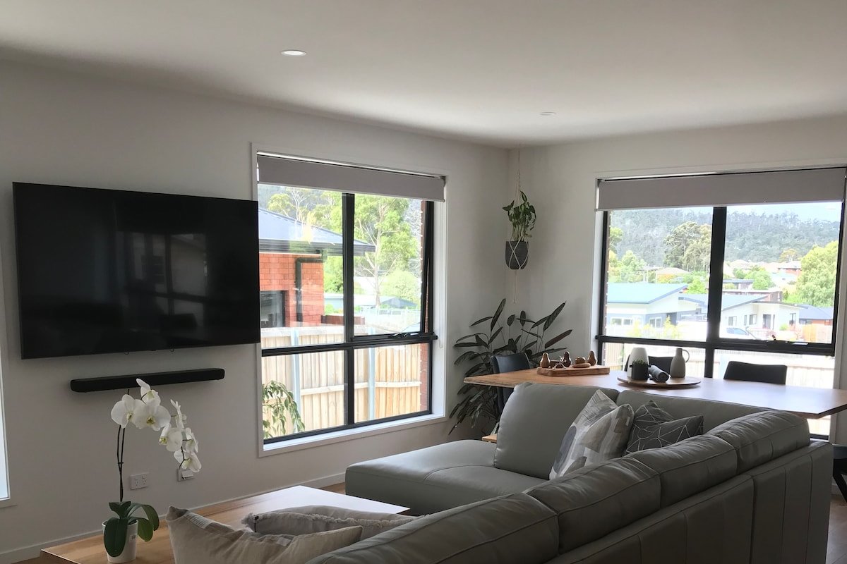 Tranquil Retreat 10 min Hob-Wifi SMART TV SEC Yard gallery image 3