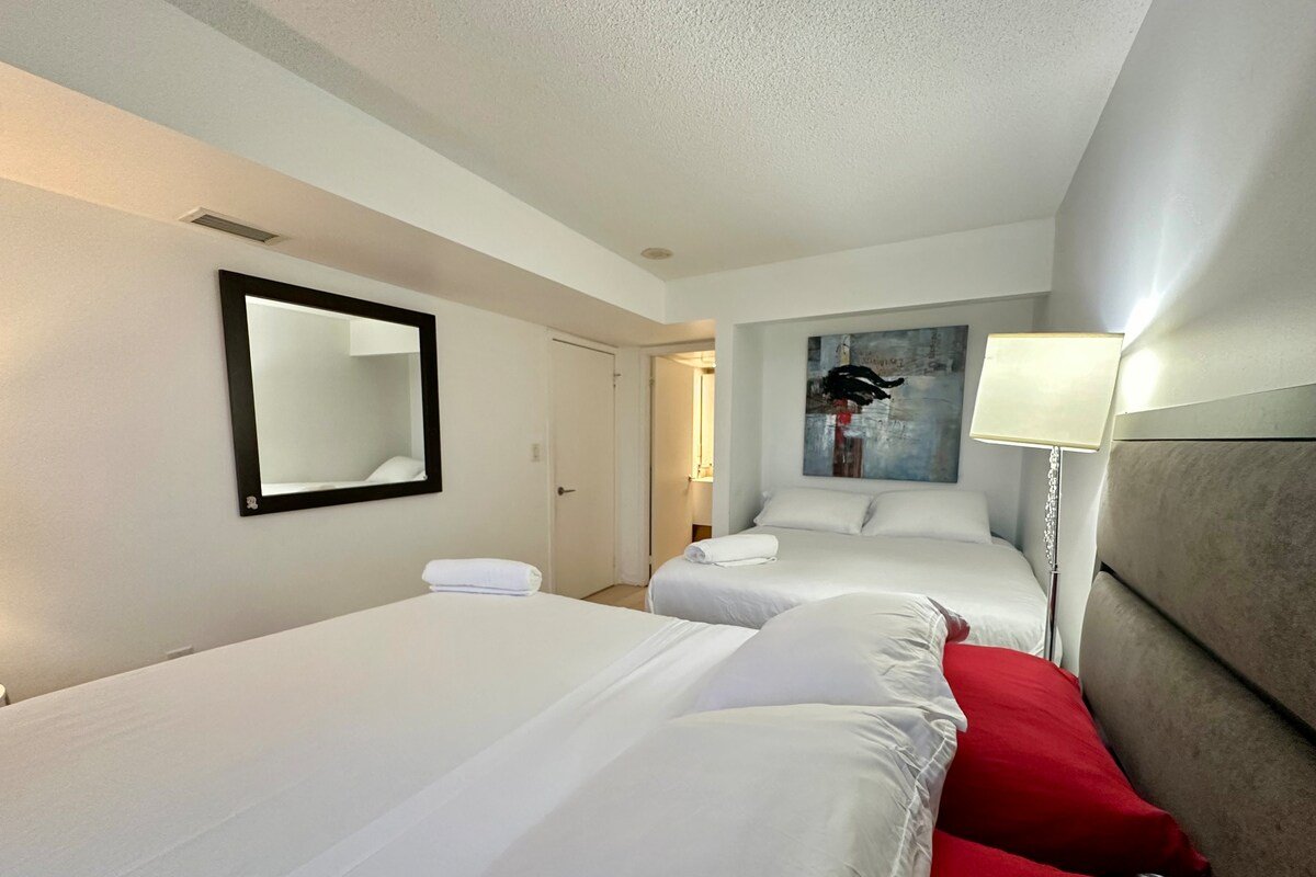 Spacious 2Bdrms/2Baths with 3 real beds + Pullout gallery image 5