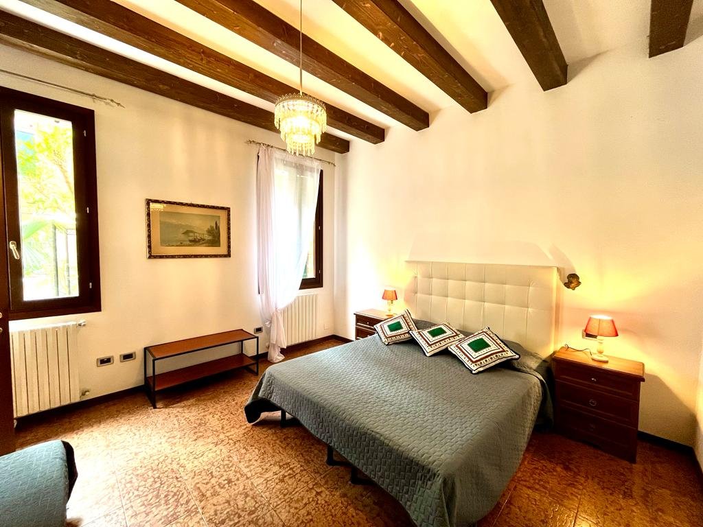 Casa con giardino, Cannaregio, 3 camere 2 bagni gallery image 3