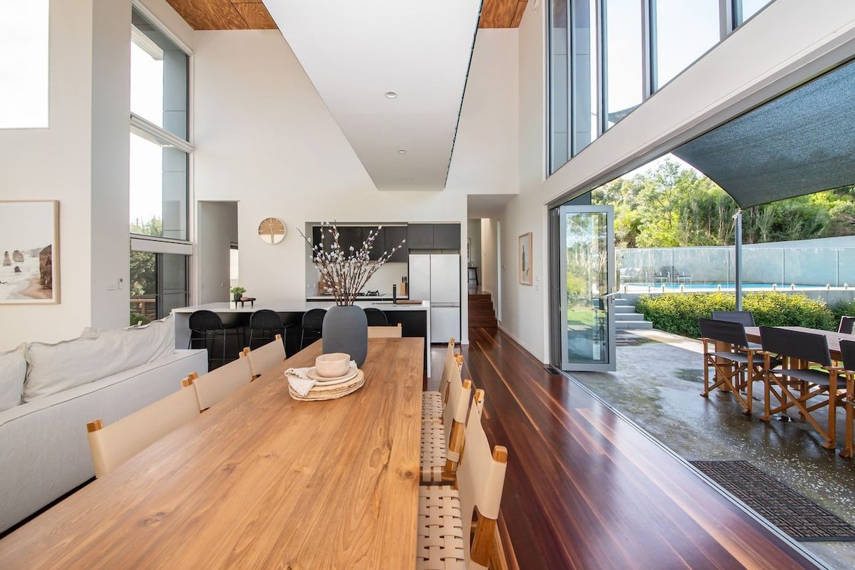 Augusta Private Acre Escape in Mt Martha with pool gallery image 3