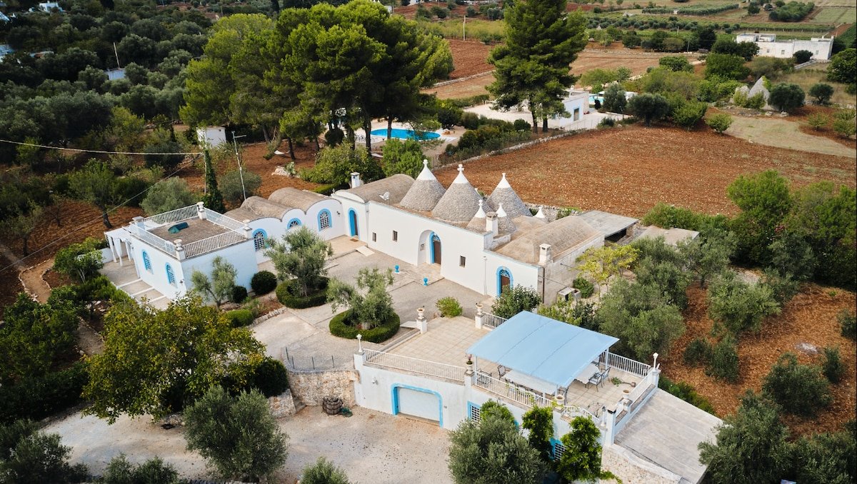 Villa Reginetta with 2 pools and park (10′ Ostuni) gallery image 2