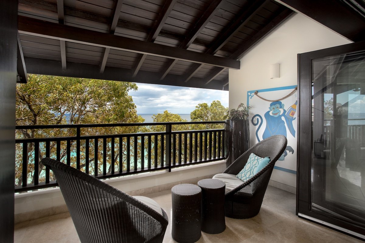 Crowsnest at Coral Cove gallery image 4