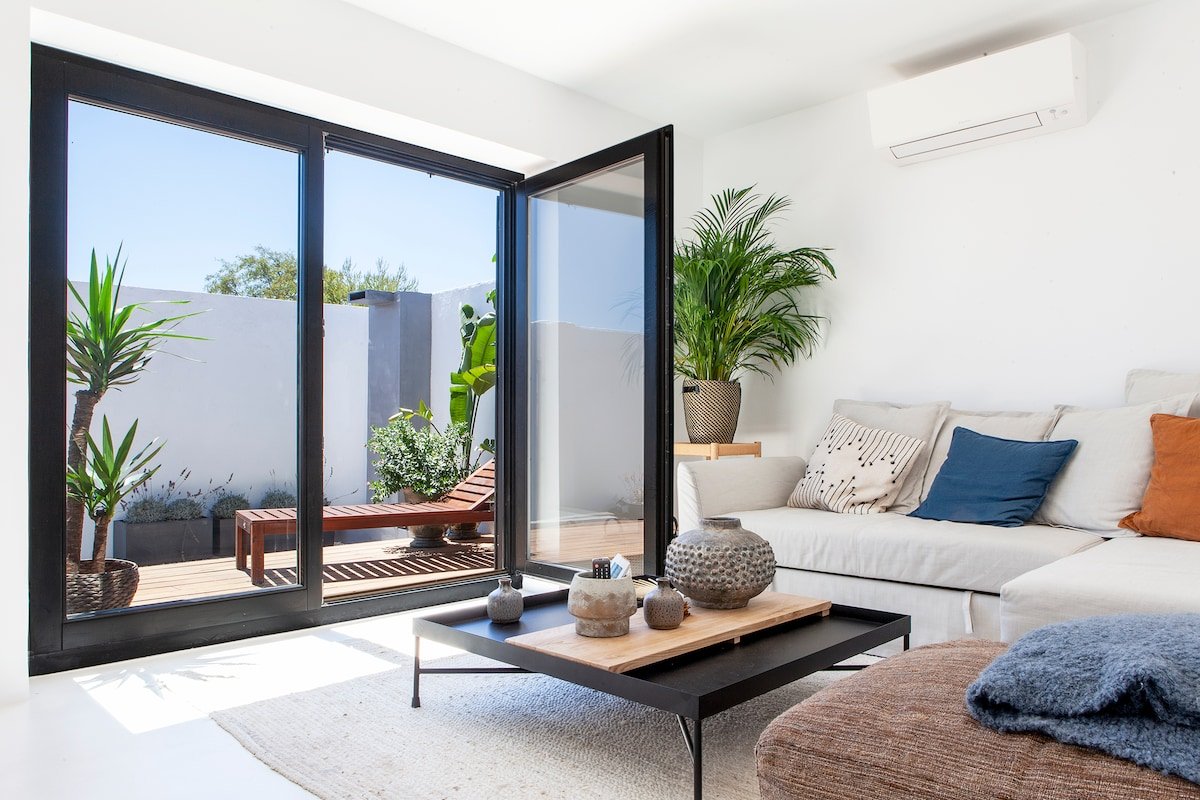 Cascais Fishing Cottage – Modern Entire House gallery image 3