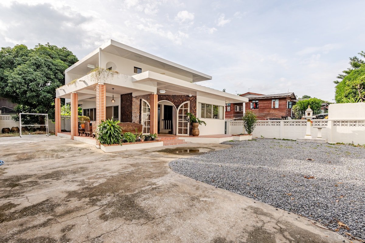 Private house 3 min walk opposite IconSiam gallery image 3