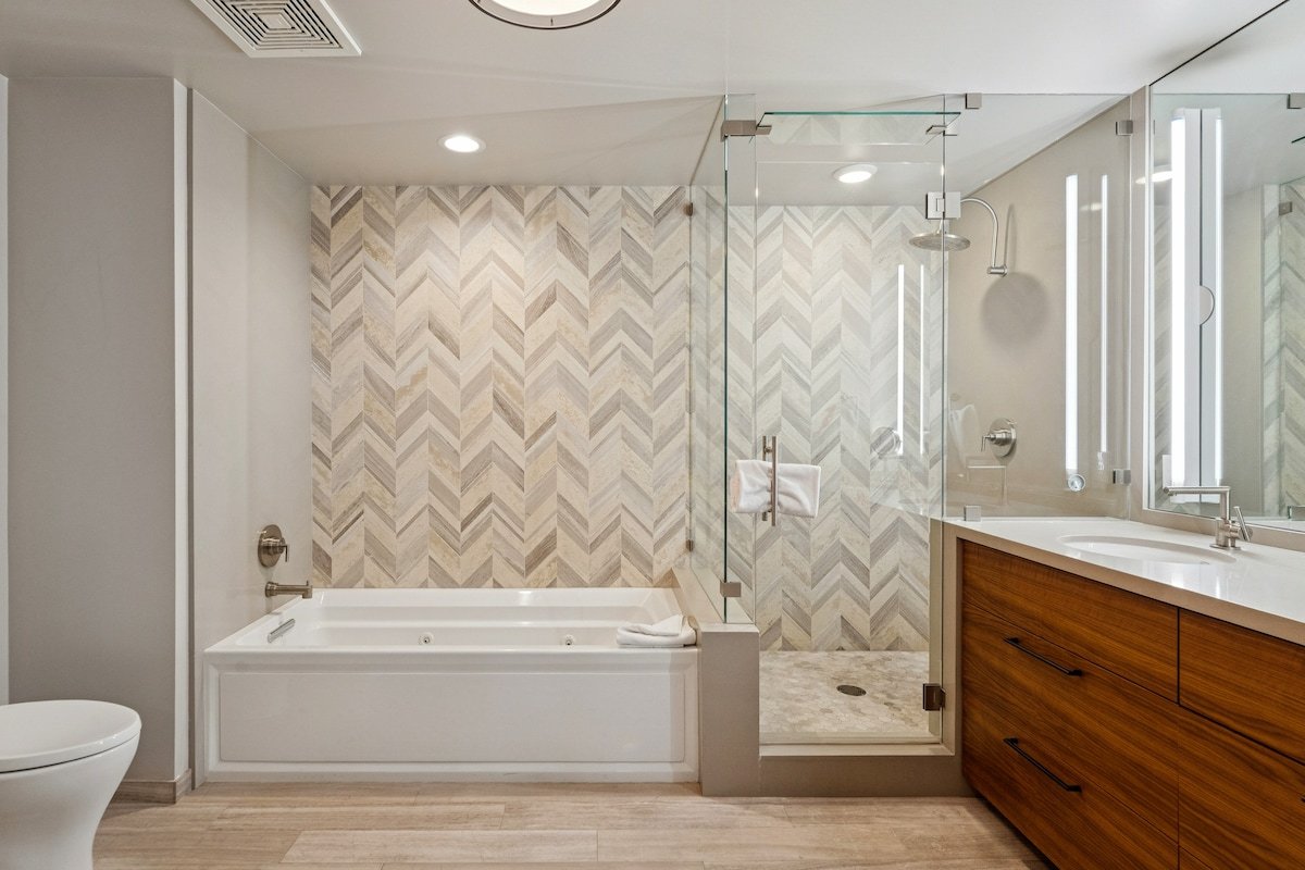 Walk to Ski, Main Street Luxury Retreat gallery image 4