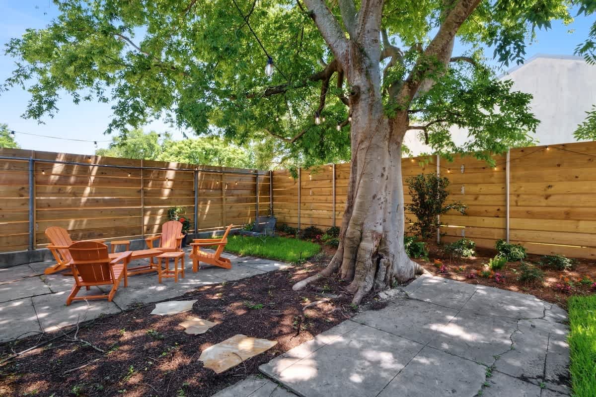 Eclectic Double Shotgun | Large Private Backyard gallery image 4