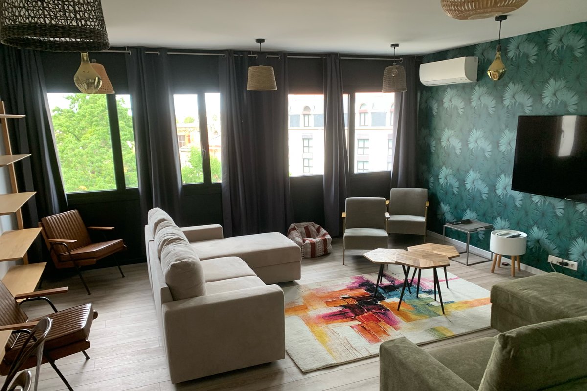 Hyper centre magnifique 180m² – 6 ch et parkings