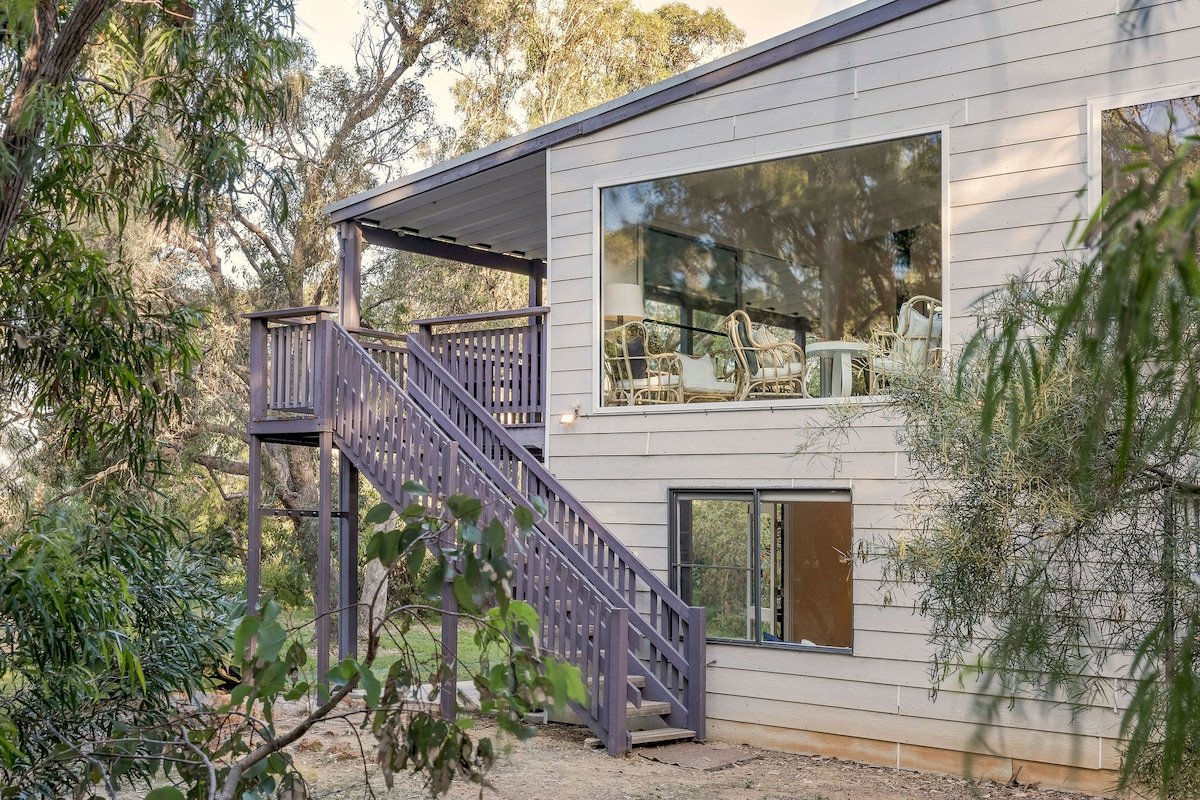 Anelga – Beachfront on Eagle Bay gallery image 3