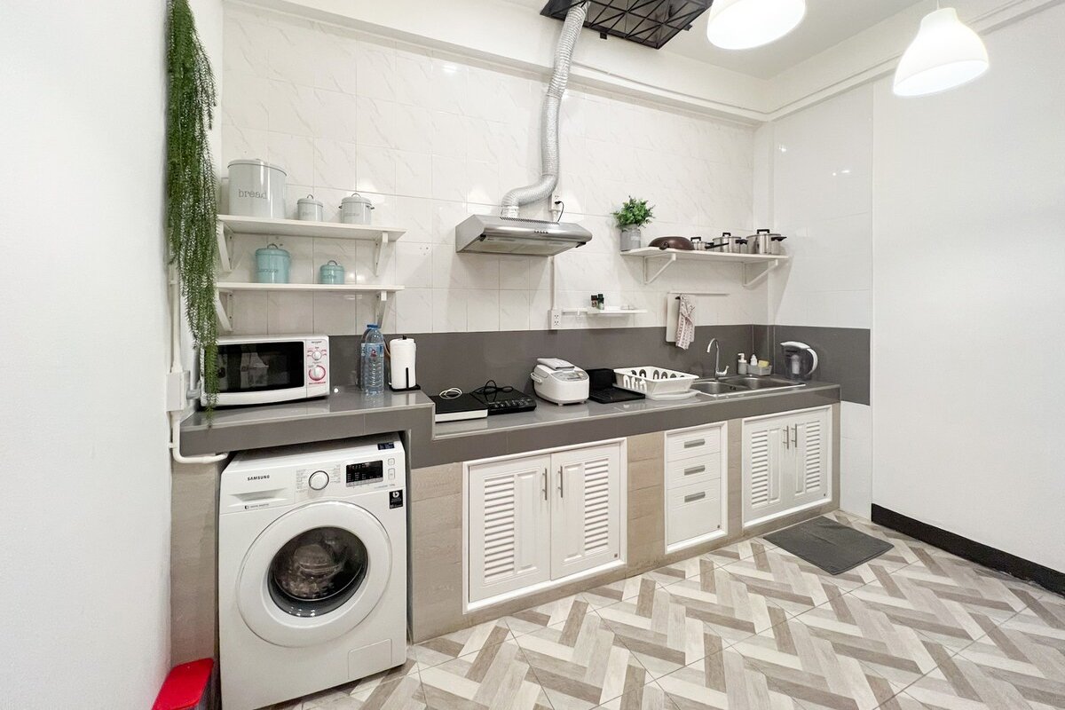 Neveu:The Boutique, 5 bedrooms Apt@MRT Sutthisan gallery image 5