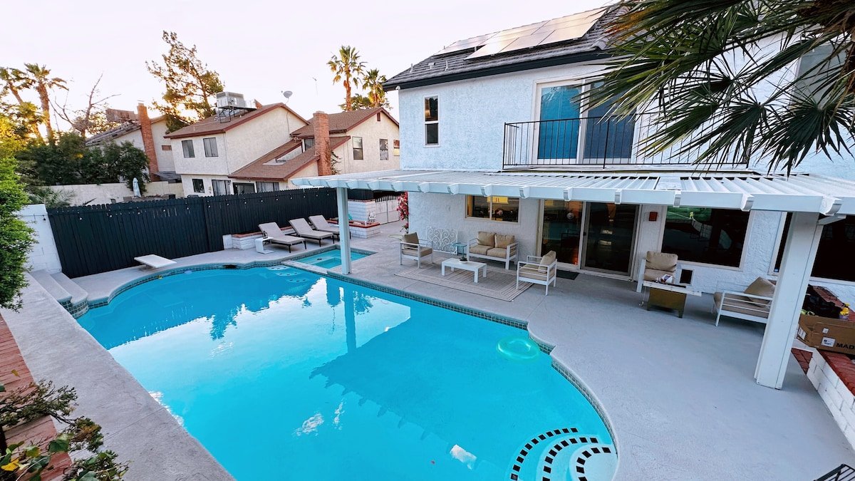 Mediterranean Dream Villa-Pool gallery image 3